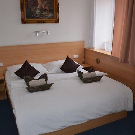 Hotel O.K. 1 Beroun  Exteriör bild
