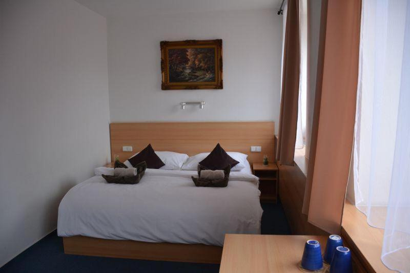 Hotel O.K. 1 Beroun  Exteriör bild