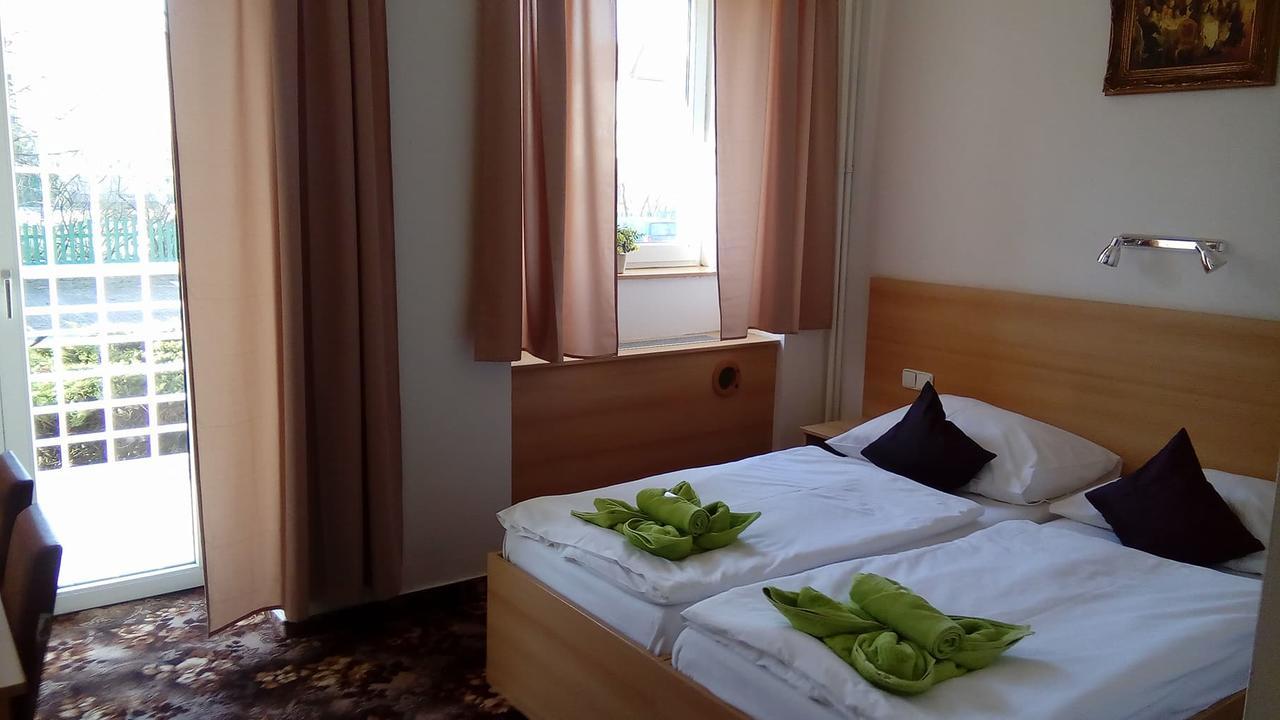 Hotel O.K. 1 Beroun  Exteriör bild